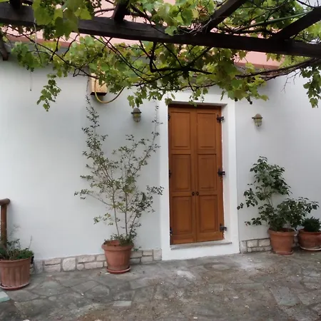 Villa δάσος με πλατανια